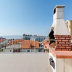 Apartment Marko St - Three Bedroom Apartment With Balcony And Garden View