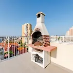 Apartment Marko St - Three Bedroom Apartment With Balcony And Garden View