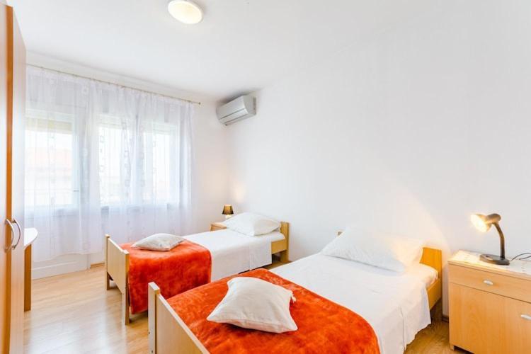 Apartman Marko St - Three Bedroom With Balcony And Garden View Split