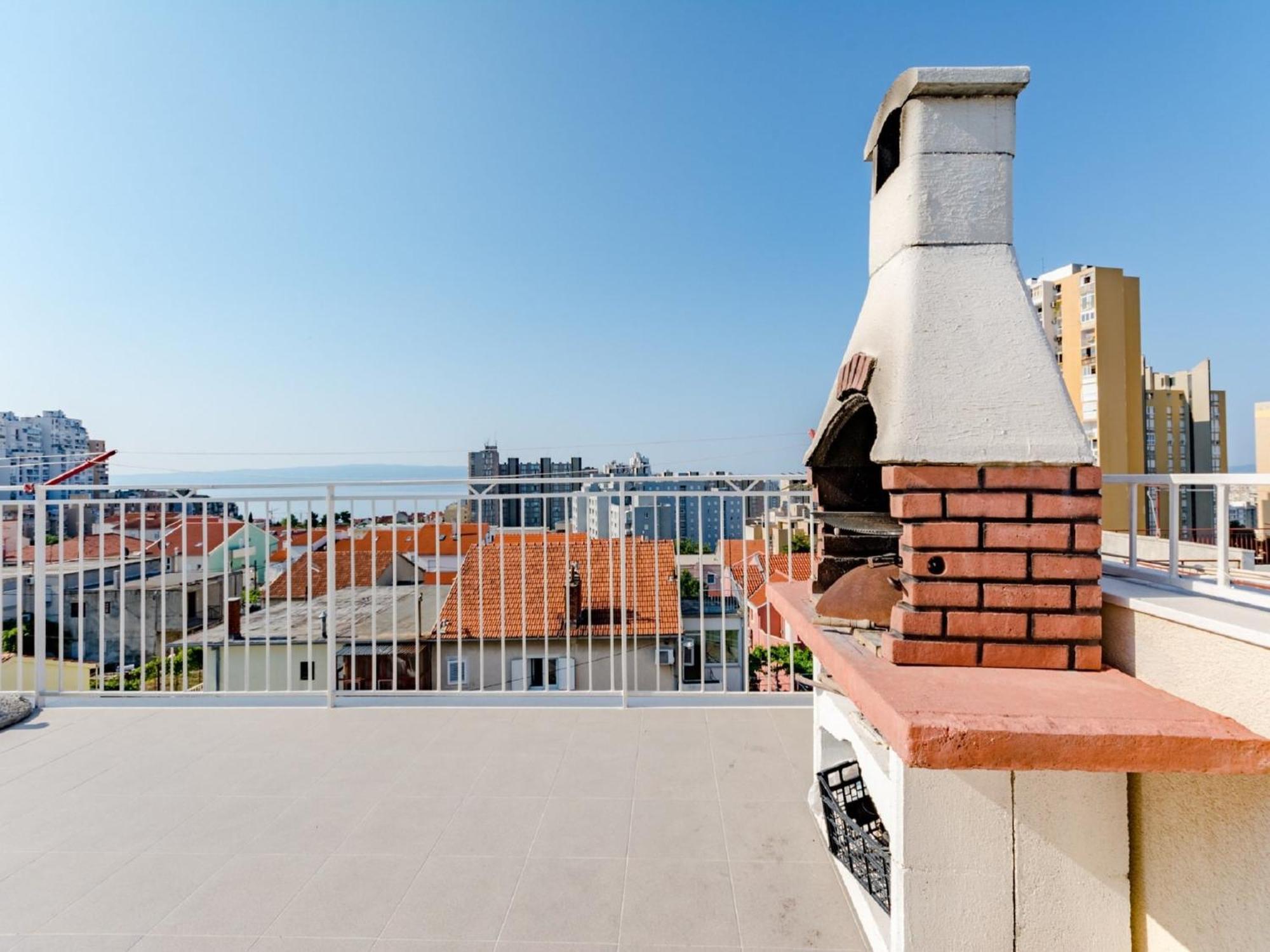 Marko St - Three Bedroom With Balcony And Garden View Apartman Split