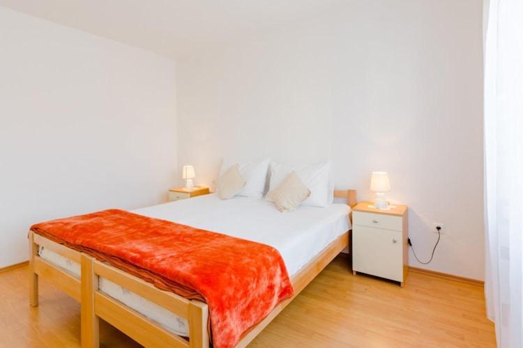 Apartment Marko St - Three Bedroom With Balcony And Garden View *